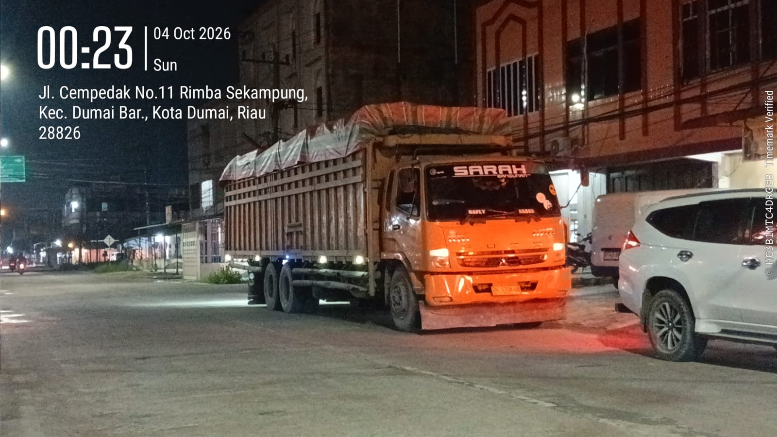 Masuk Kota Tengah Malam dan Bongkar Muat di Ruko, Legalitas Truk Pengangkut MinyaKita Dipertanyakan