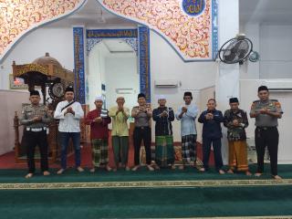 Subuh di Masjid Hasan Basri, AKP Rhino Handoyo Ingatkan Warga Waspada Kejahatan
