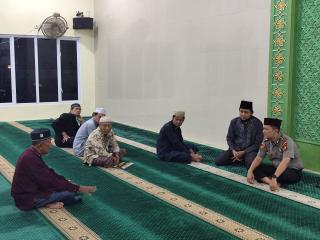 Sholat Subuh Berjamaah, AKP Rhino Handoyo Serap Keluhan Warga Dumai Timur