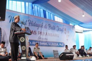 Pintu Hidayah Terbuka untuk Siapa Saja: UAS Gelorakan Semangat 1.900 Warga Binaan Lapas Pekanbaru Lewat Tabligh Akbar