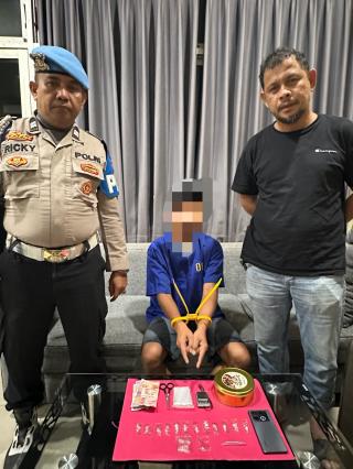 Pengembangan Kasus Narkoba di Bangsal Aceh, Polres Dumai Amankan Pria dan 16 Paket Sabu Seberat 5 Gram