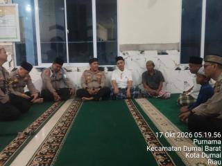 Gerimis Subuh di Dumai, Kapolsek Dedi Nofarizal Turun Masjid Al-Mujtahidin