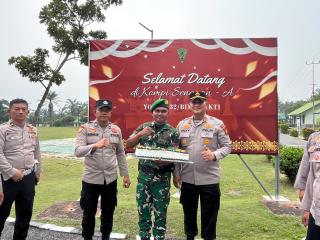 Kapolsek Bukit Kapur AKP Boy Setiawan Sambangi Kipan A 132/BS